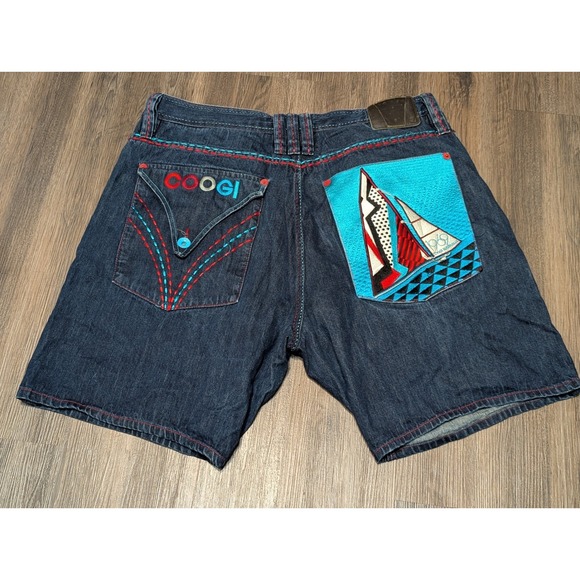 COOGI Denim Jean Shorts Mens Size 44 Colorful Embroidered Sailboat Graphic - Picture 1 of 7